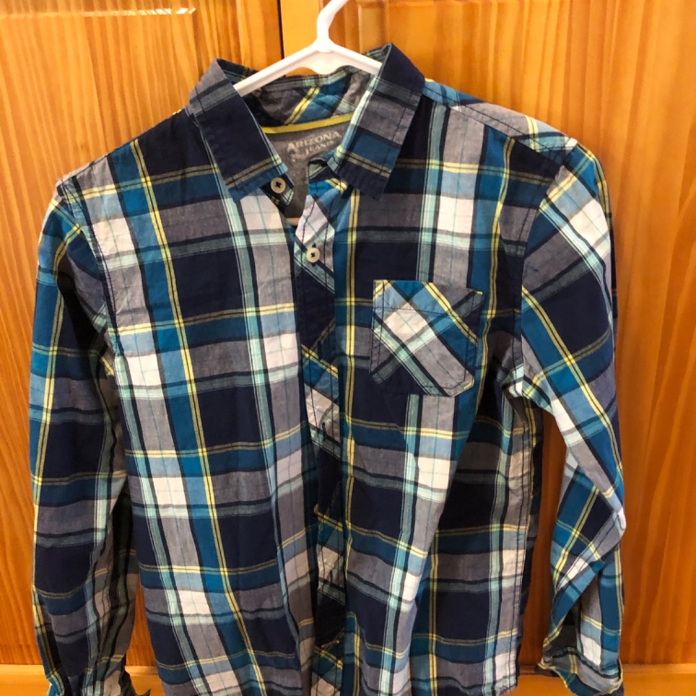 Shirts - Picture 2 of 9